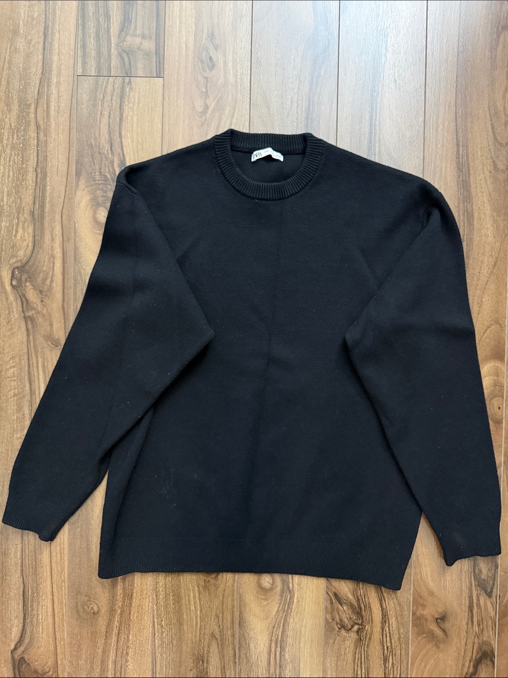 Zara Men's Black Crewneck Sweater